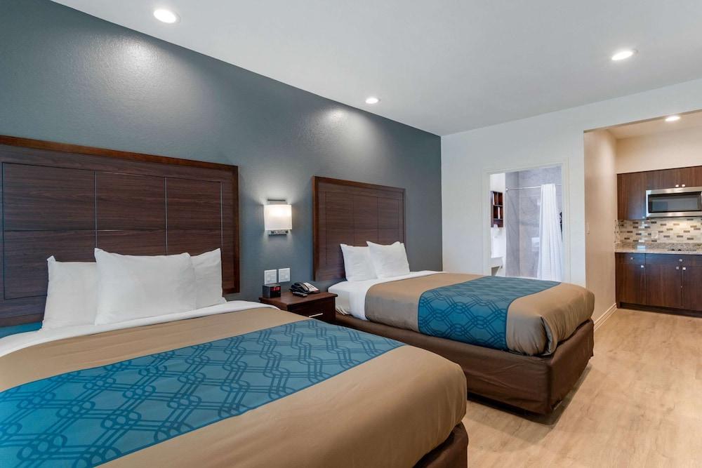 Econo Lodge Houston Northwest - Cypress photo 20