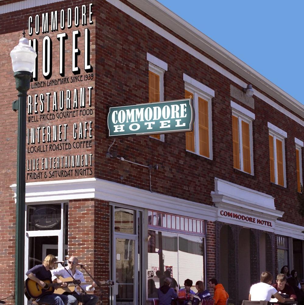 Commodore Hotel & Café photo 22