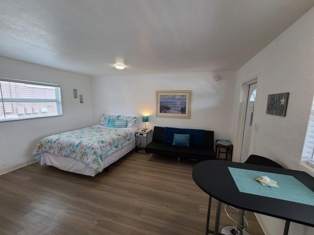 Sun Island Motel photo 68