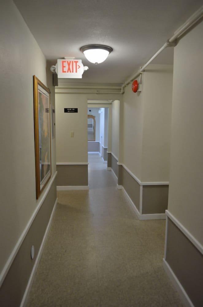 Bent Prop Inn & Hostel Downtown photo 47