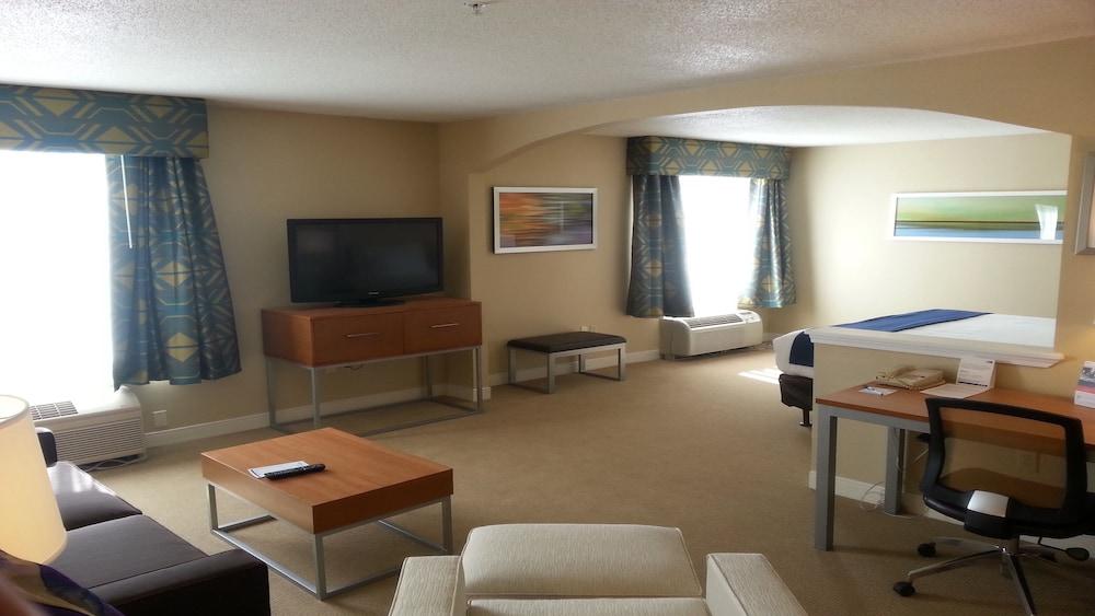Holiday Inn & Suites Spring- The Woodlands Area by IHG photo 14