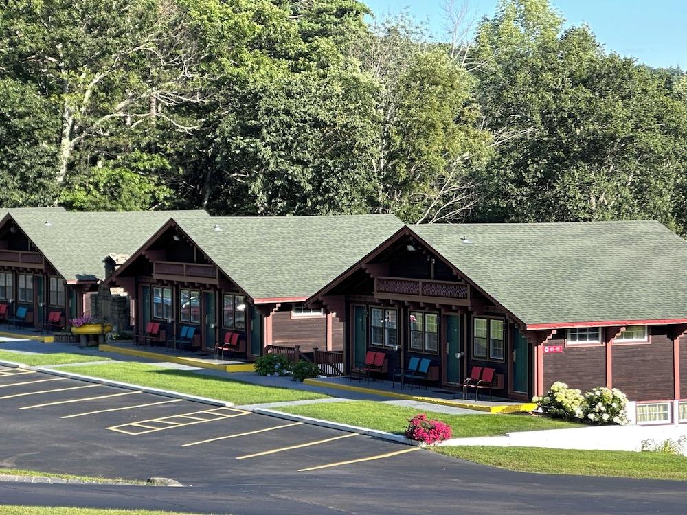 Swiss Chalets Village Inn photo 48