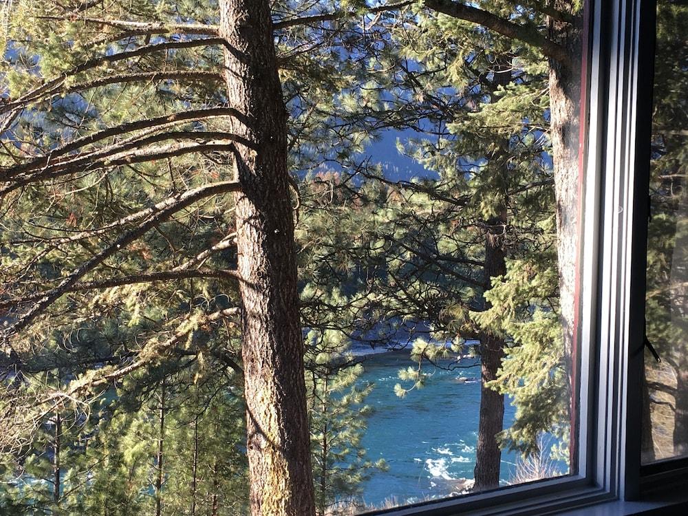 Rimrock Lodge photo 2