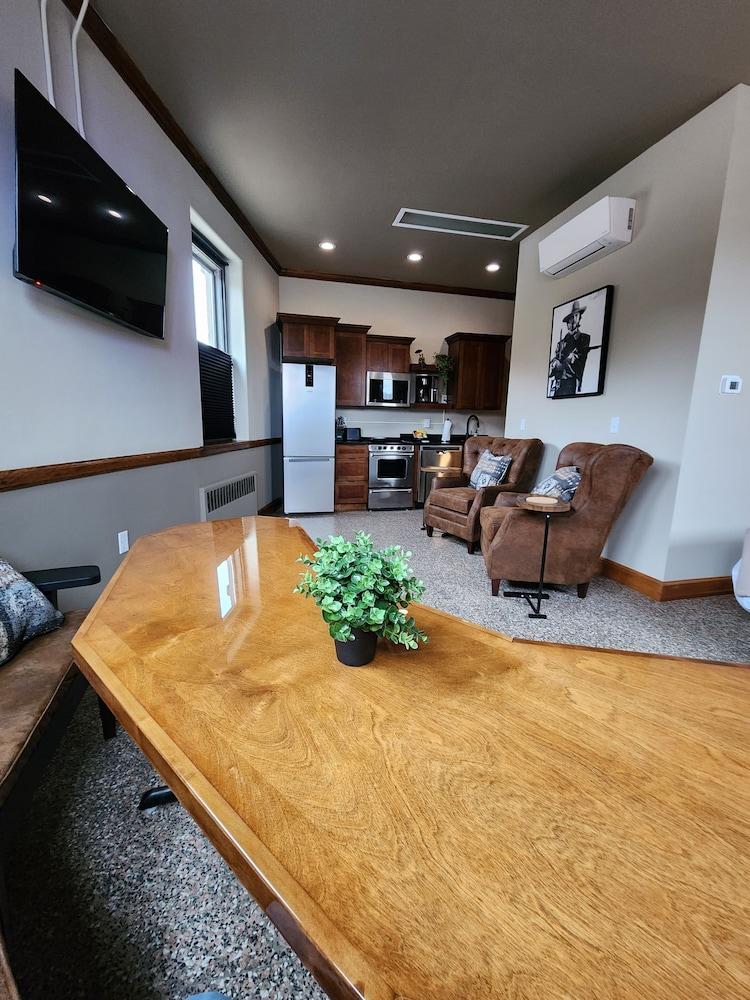 The Lodge Luxury Suites photo 15
