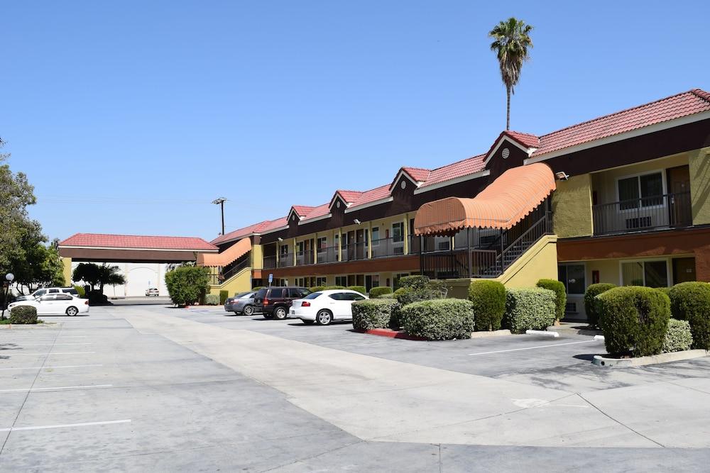 Budget Inn La Puente photo 22