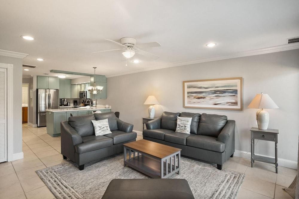 Hampton Inn Brentwood photo 8