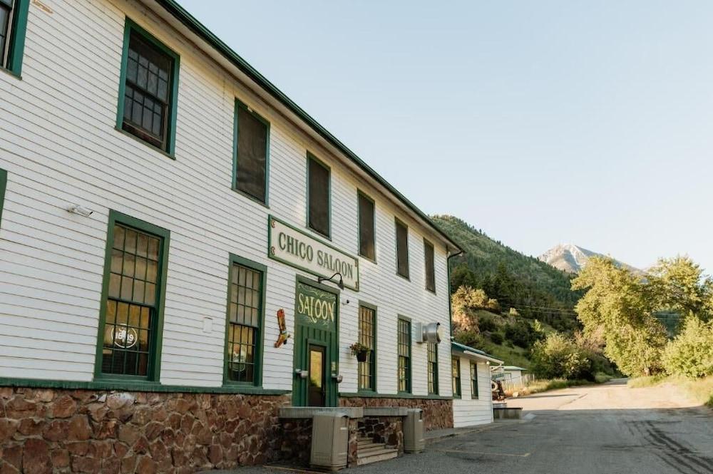 Chico Hot Springs Resort & Day Spa photo 62