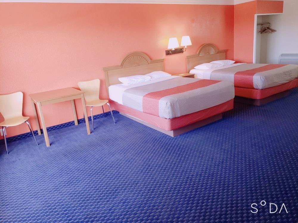 Motel 6 Canon City, CO photo 4