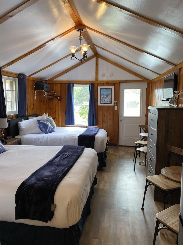 Lamplighter Cabins & Suites photo 93