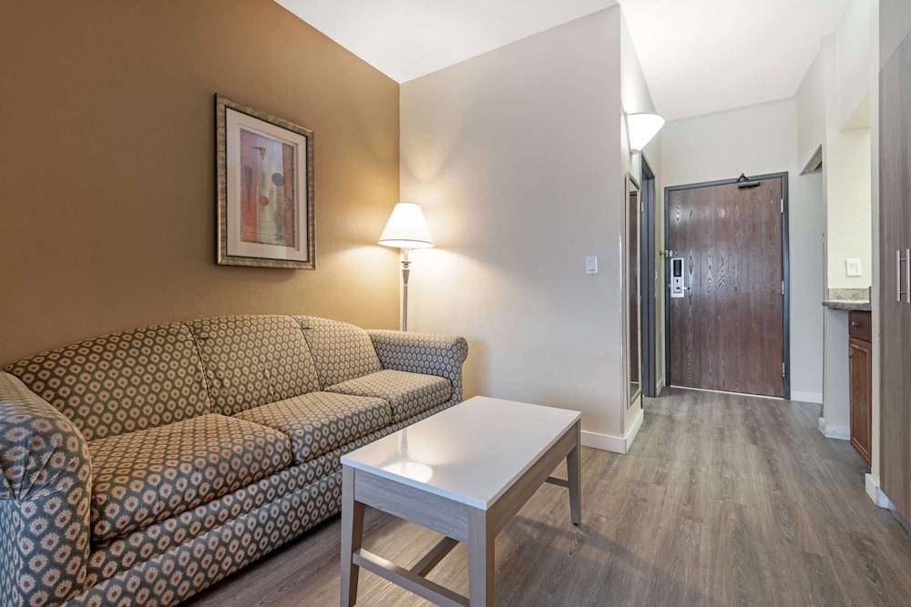 Quality Inn Bemidji photo 8