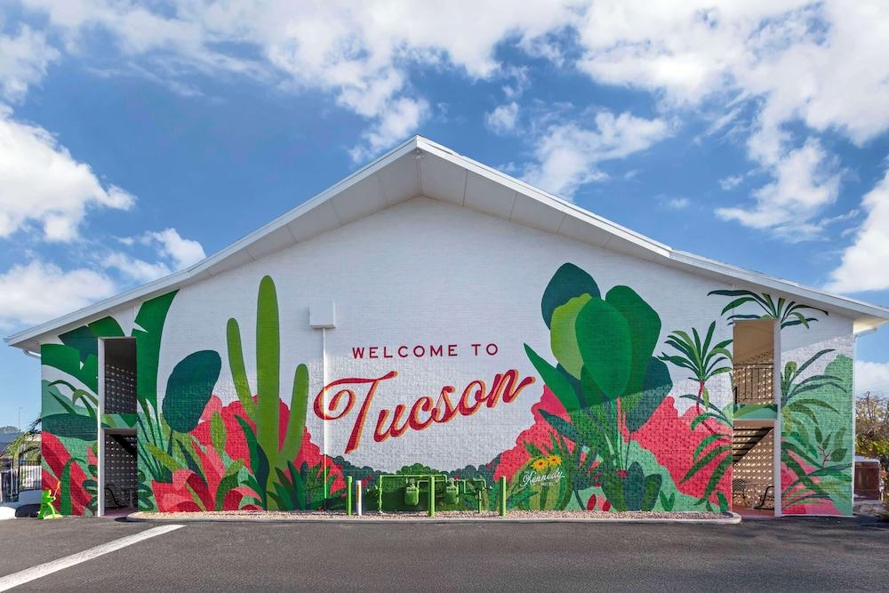 The Kennedy Tucson, SureStay Collection by Best Western photo 32