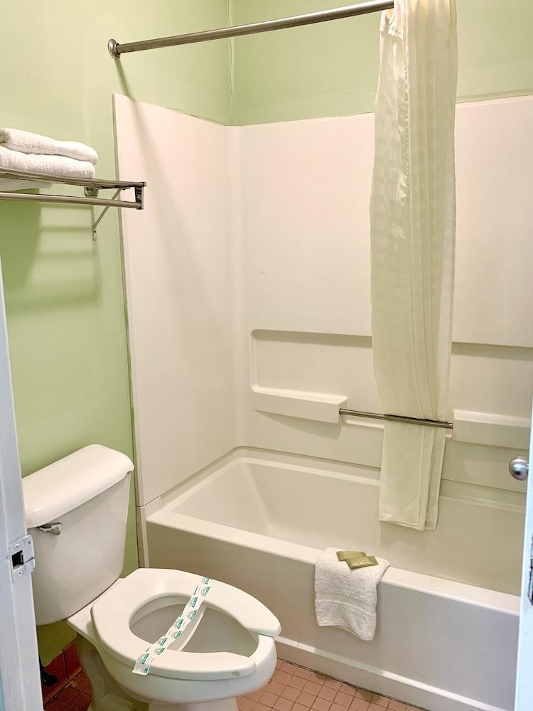 Executive Inn Chester photo 21