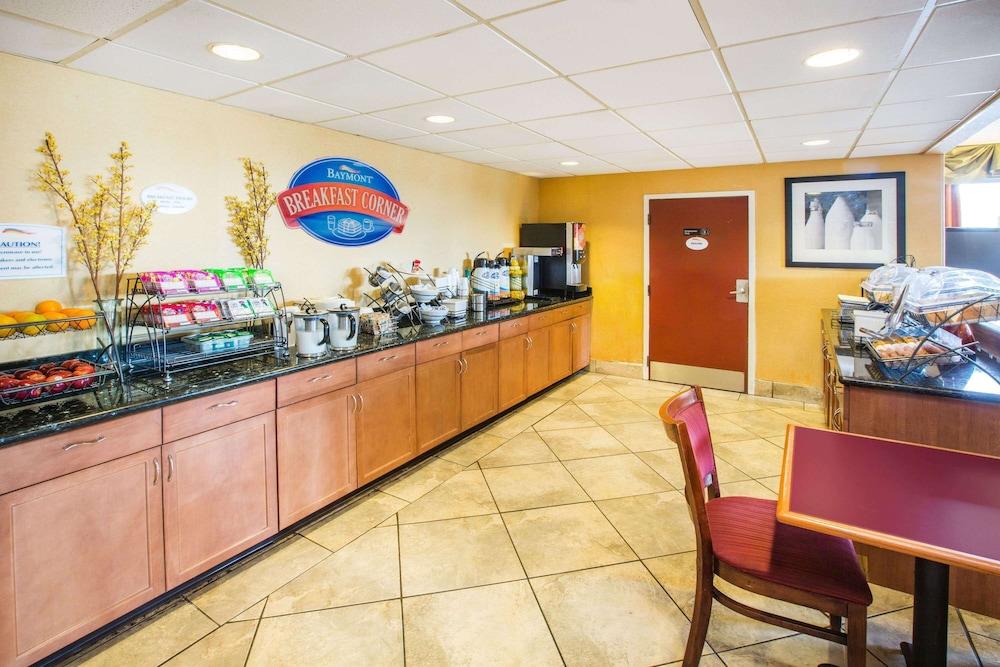 Baymont by Wyndham Mobile/ I-65 photo 24