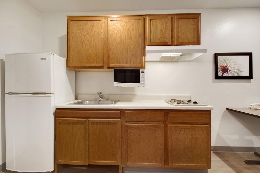 WoodSpring Suites Houston Westchase photo 13