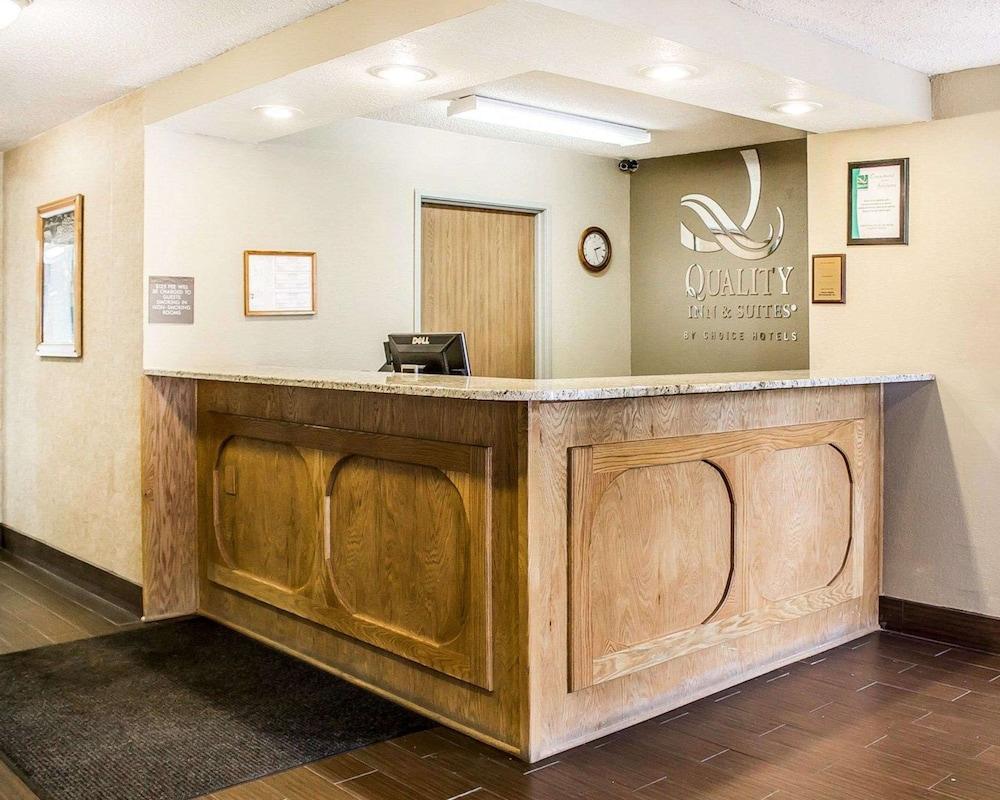 Quality Inn & Suites Sturgeon Bay photo 2