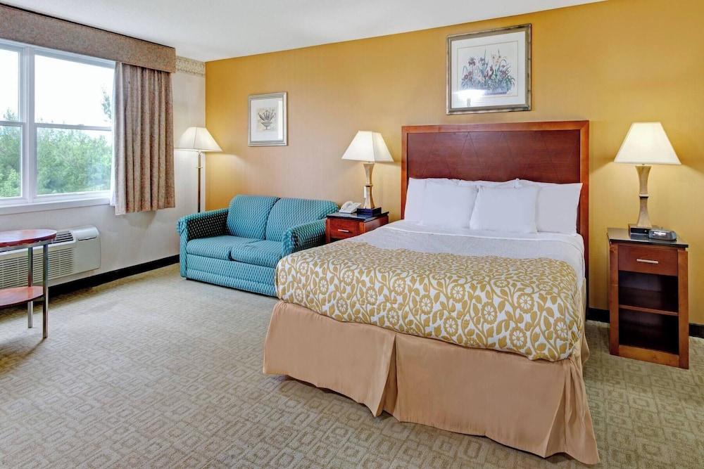 Methuen Inn and Conference Center photo 2