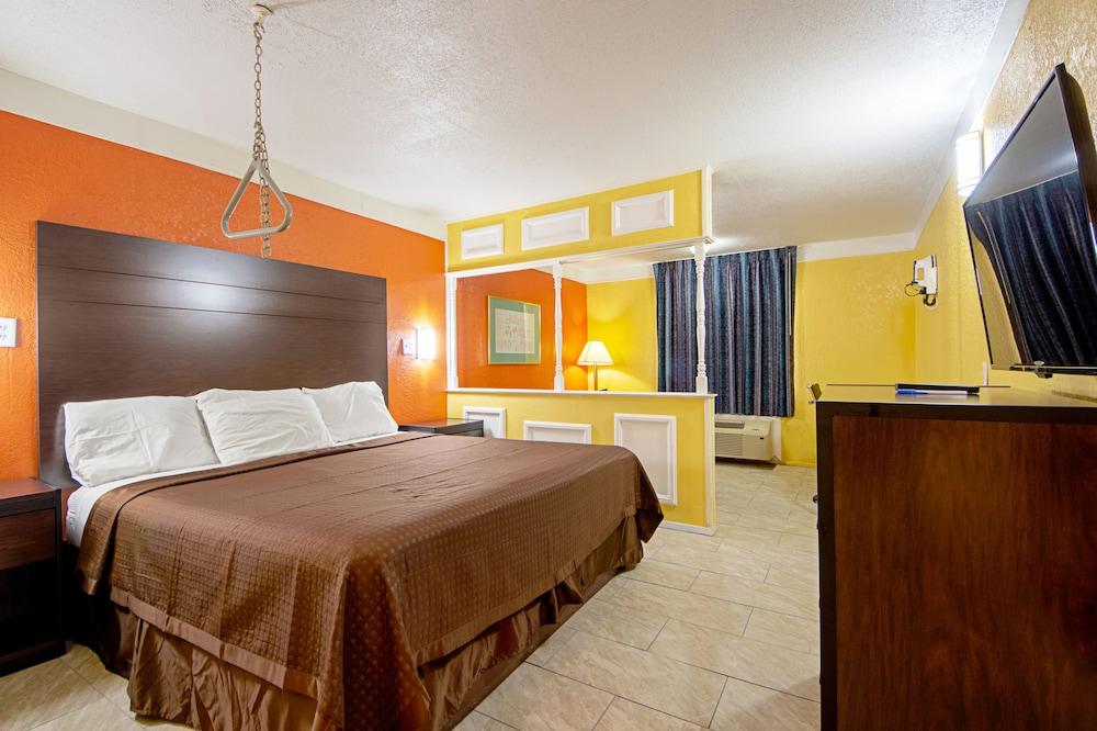 Economy Inn & Suites photo 12