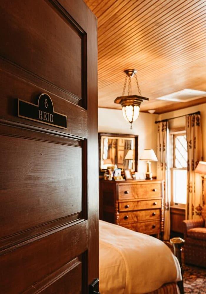 Deer Mountain Inn photo 20