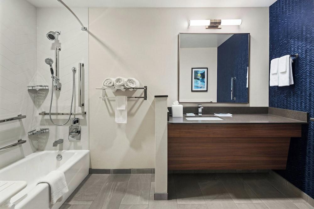 Fairfield Inn & Suites by Marriott Cedar Rapids North photo 20