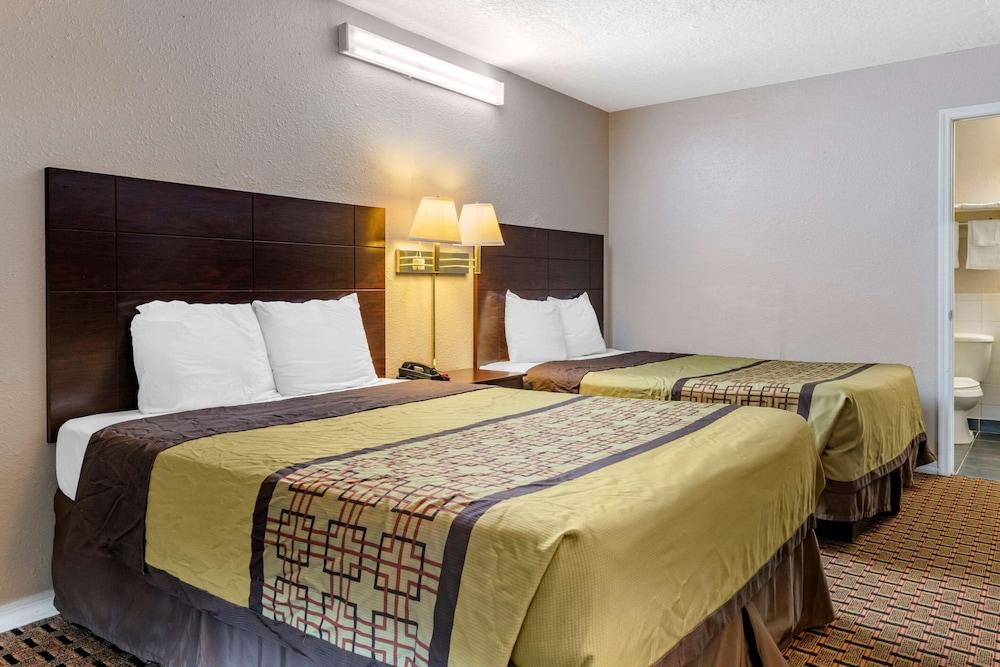 Rodeway Inn New Port Richey photo 14