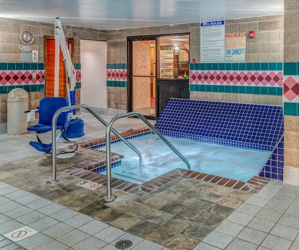 Prime Rate Inn photo 37