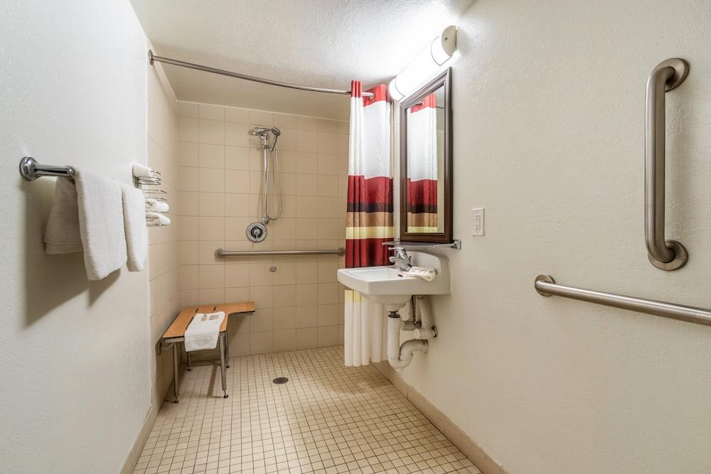 Red Roof Inn Phoenix - Midtown photo 22