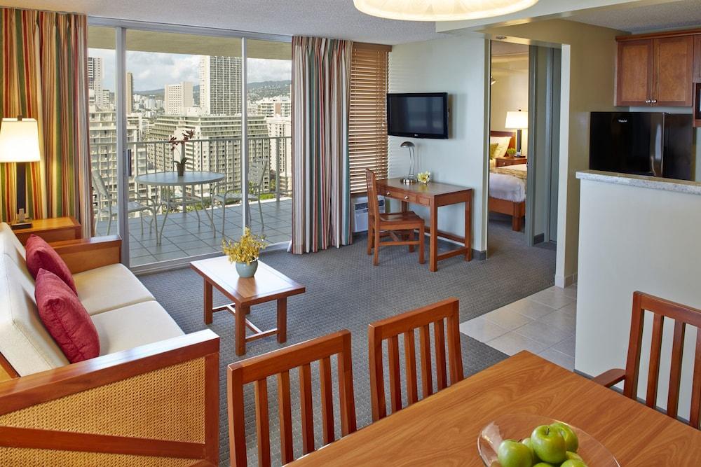 Pacific Monarch Hotel photo 22