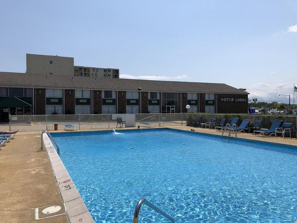 Belmar Motor Lodge photo 9