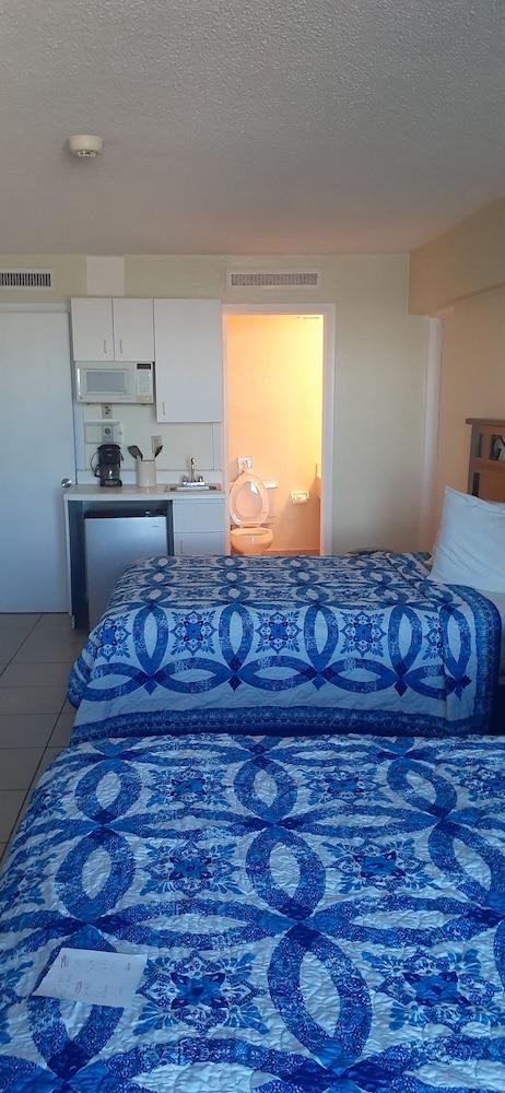 Hawaiian Inn Beach Resort photo 10