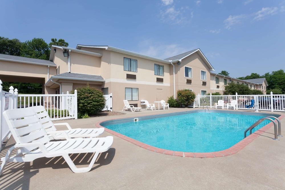 Ramada by Wyndham Tell City photo 22