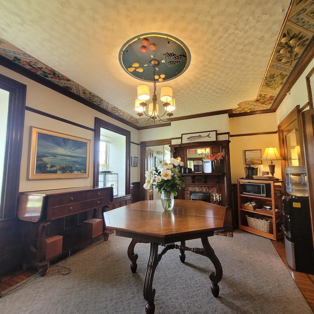 Stone House Inn photo 44