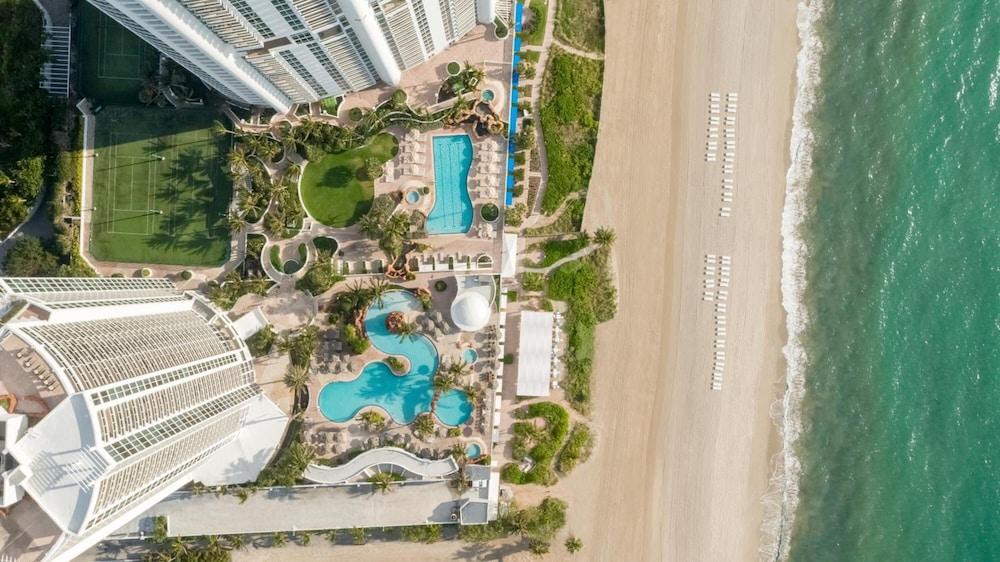 Tr Luxury Beach Resort by FMM photo 14