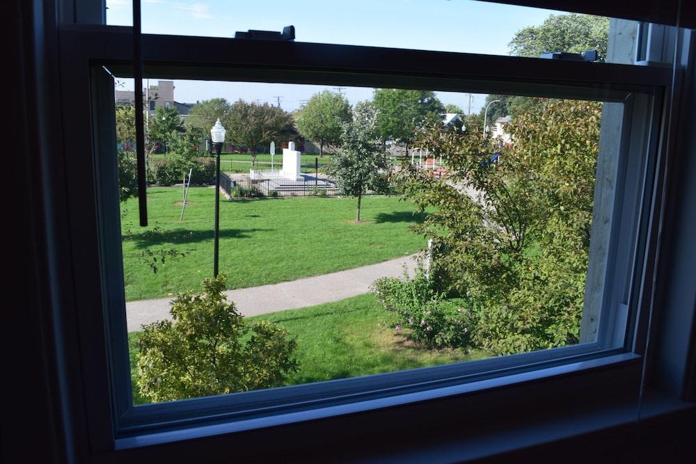 Veterans Park Hotel photo 56