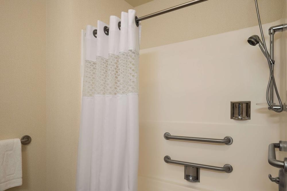 Hampton Inn Belle Vernon photo 4