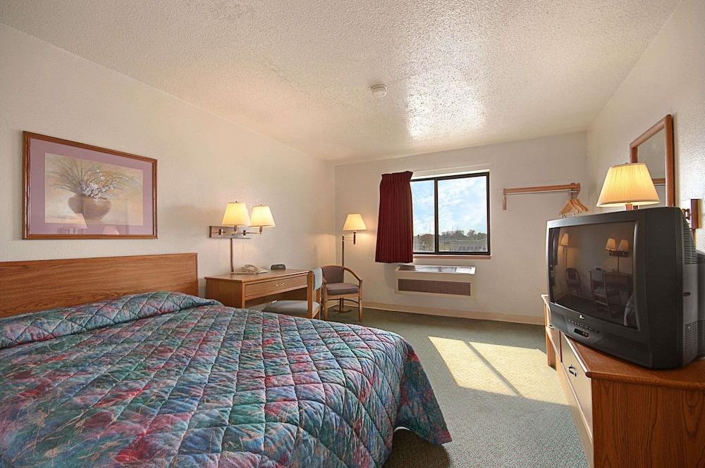 Red Roof Inn & Suites Hammond, IN photo 3