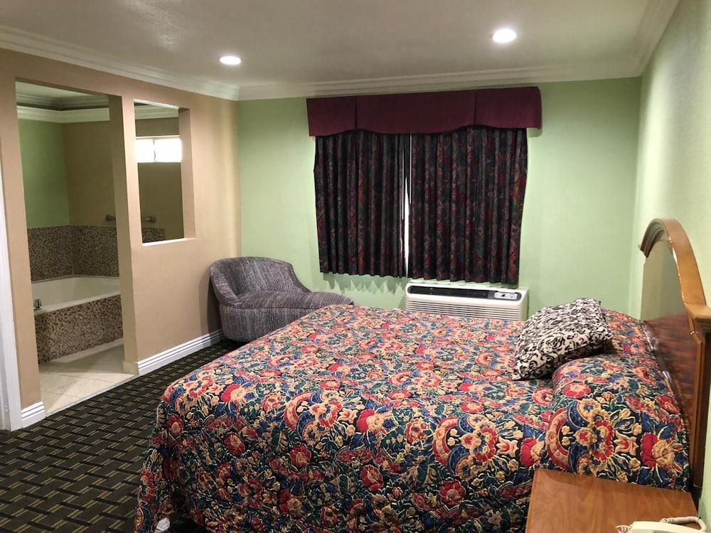 American Inn & Suites LAX photo 7