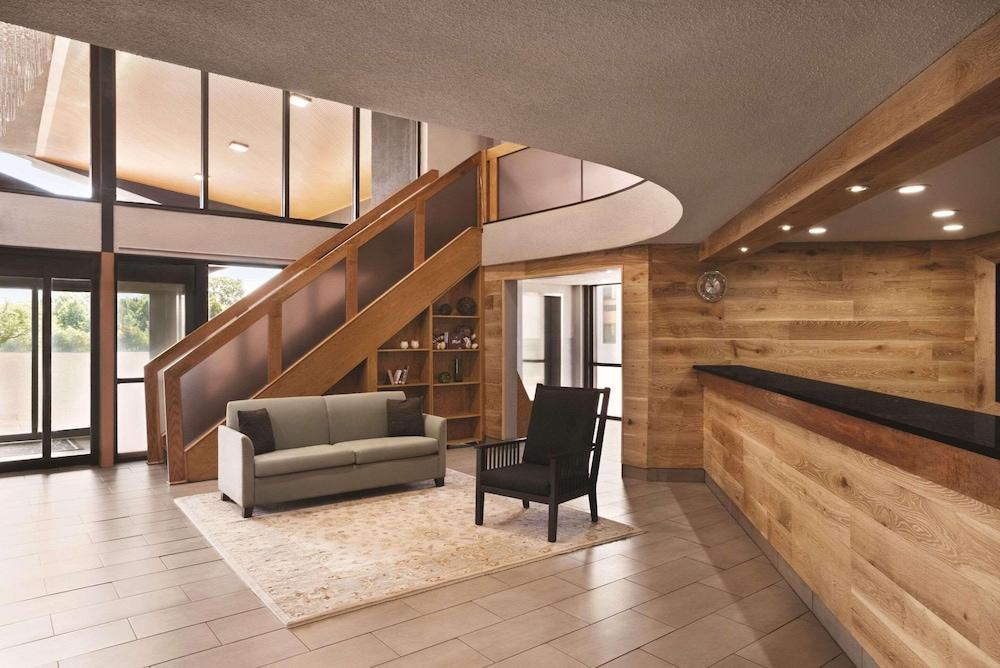 Country Inn & Suites by Radisson Indianapolis East photo 4