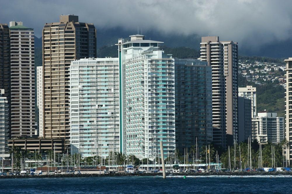 Waikiki Marina Resort at the Ilikai photo 39