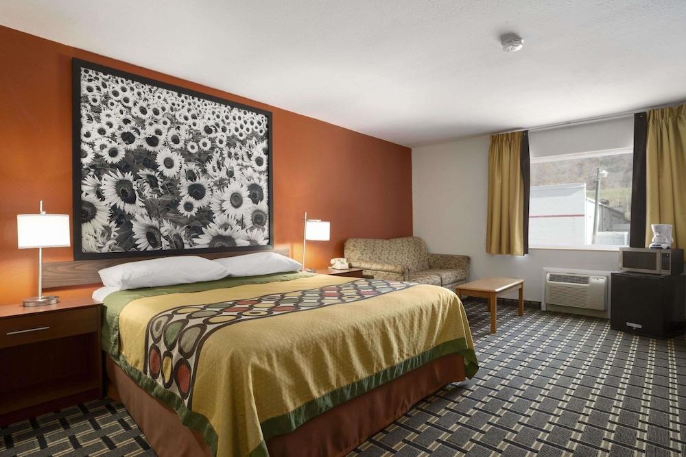 Super 8 by Wyndham Prestonsburg photo 14