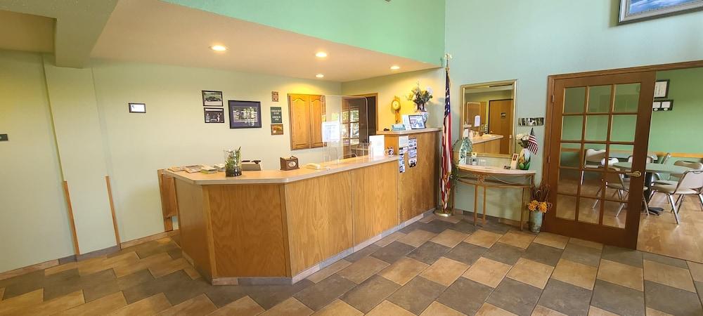 Plymouth Suites Hotel photo 2