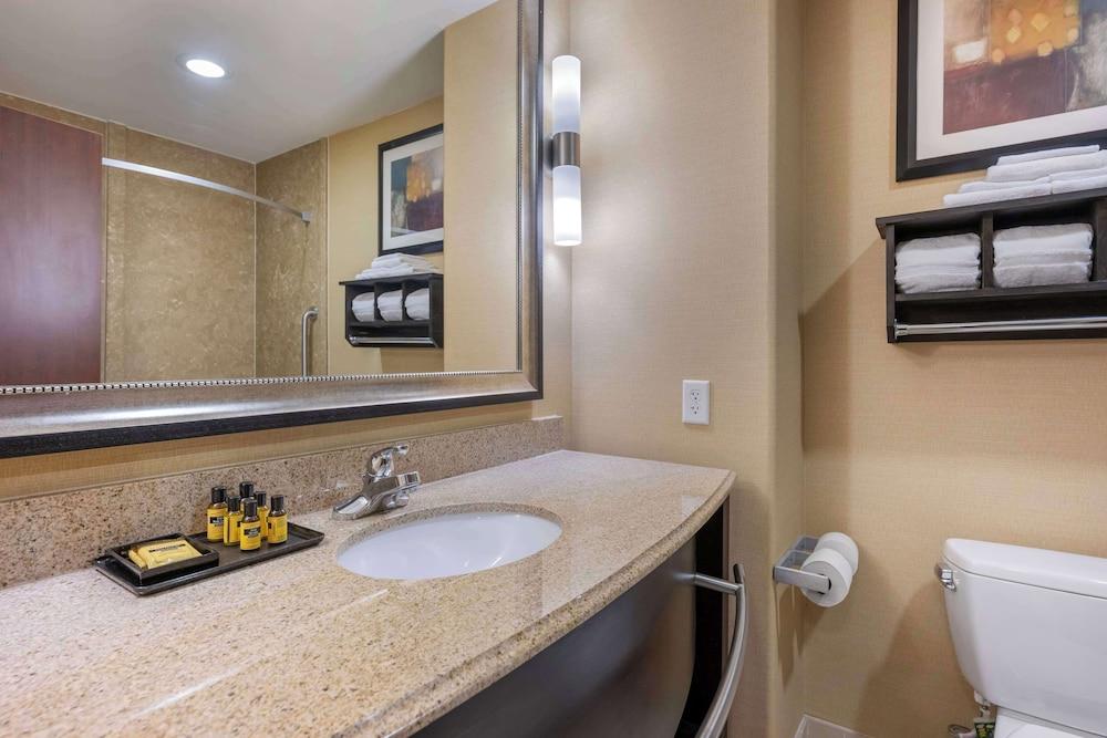 Best Western Plus Midland Suites photo 17