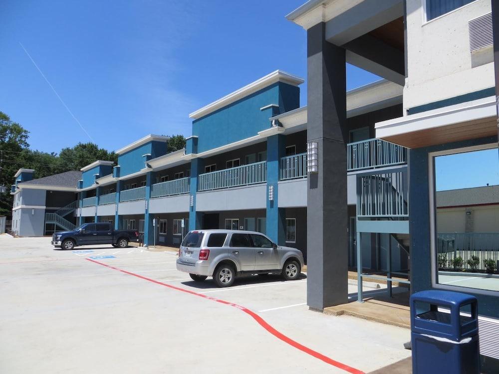 Hotel Blue - Woodlands photo 55