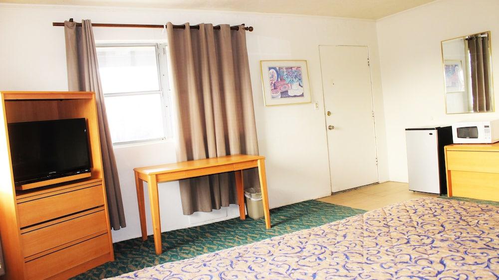 I-84 Motor Inn photo 12