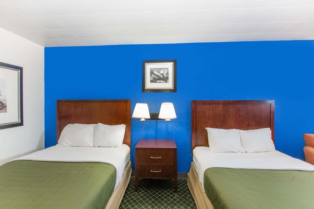 Travelodge by Wyndham Great Bend photo 5