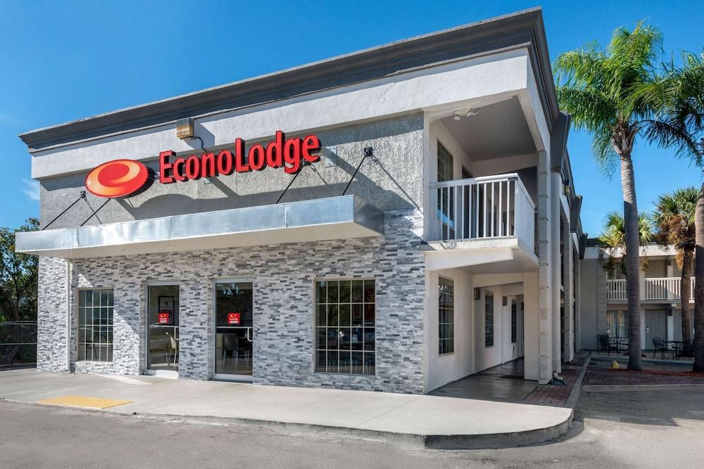 Econo Lodge Airport at RJ Stadium photo 1