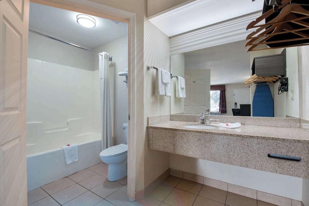 Motel 6  Macon, GA – I-475 photo 10