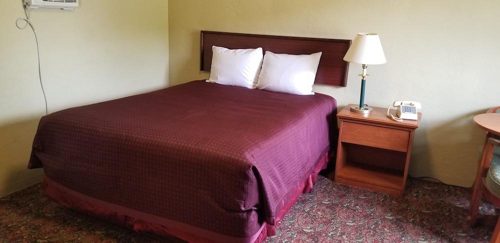 Quick Stop Motel photo 27