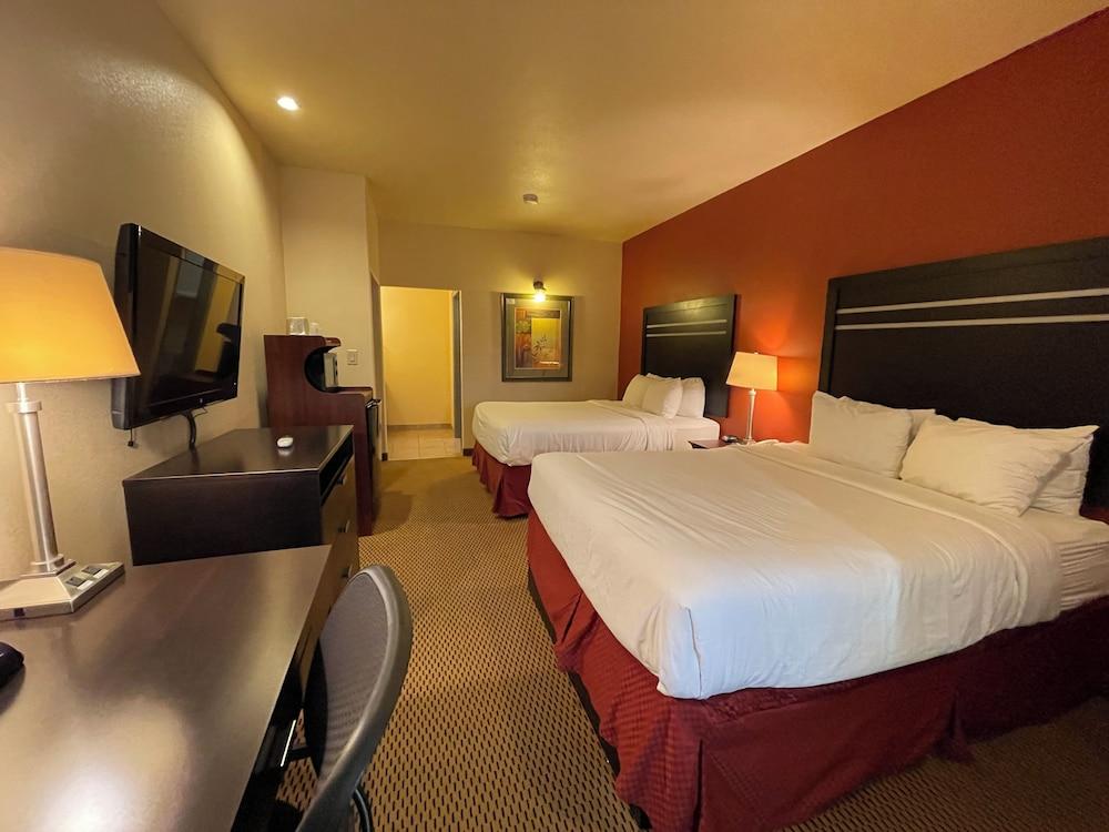 Sunbridge Inn and Suites photo 23