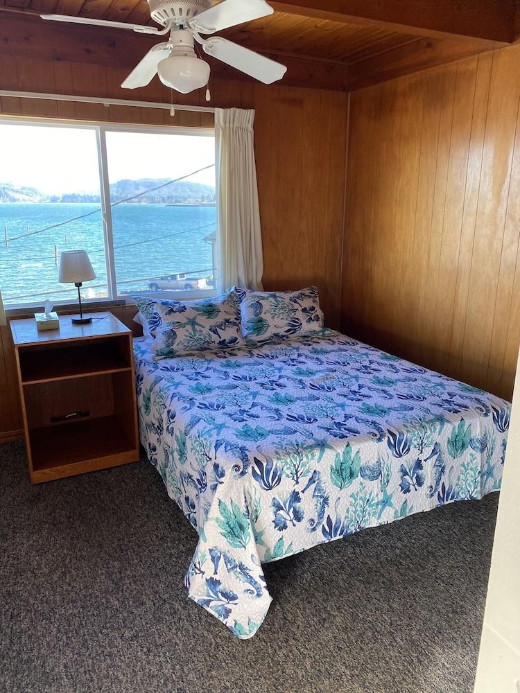 Curley's Resort & Dive Center photo 36