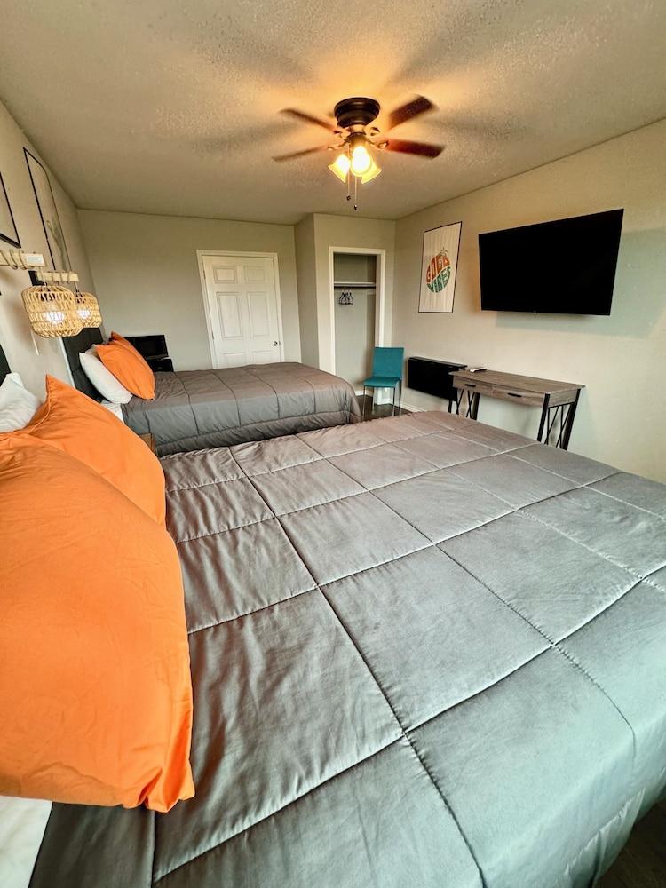 The 409 Bolivar Beach Hotel photo 5